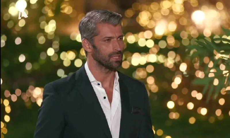 The  Bachelor: Αυτή την κοπέλα άφησε χωρίς τριαντάφυλλο ο Αλέξης Παππάς - Έπεσε κλάμα