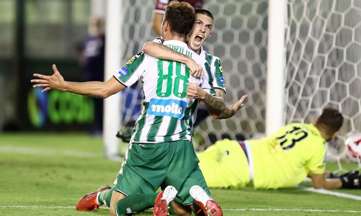 H SuperLeague με ενισχυμένες αποδόσεις και special bets