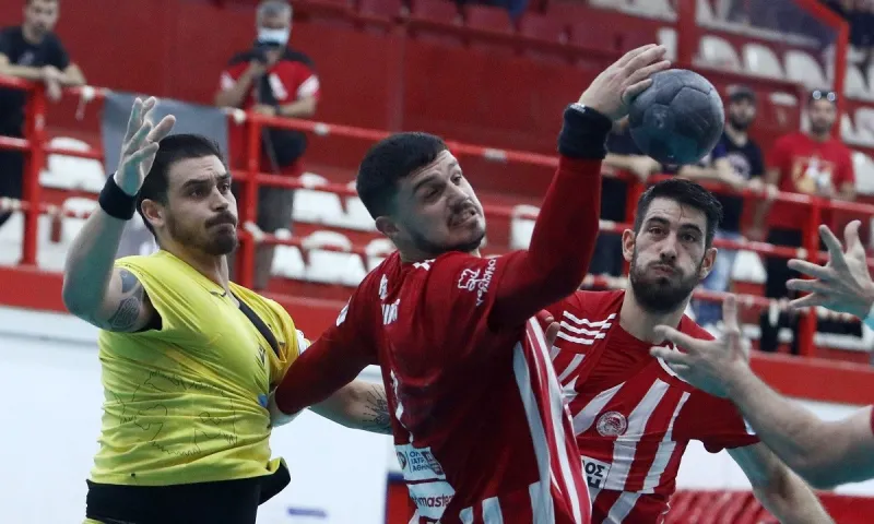 Ολυμπιακός - ΑΕΚ 18-18: Της αμύνης τα παιδιά (vid)