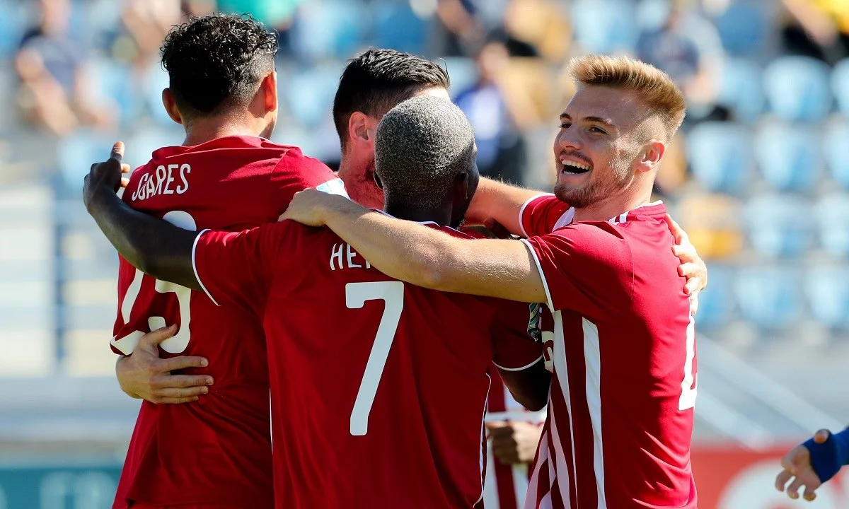 H Super League με 0% γκανιότα* και ειδικά στοιχήματα