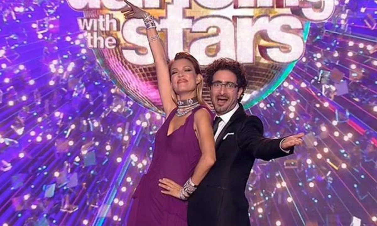 DWTS: Εντυπωσιακή η Βίκυ Καγιά στη πρεμιέρα του show! (vid)