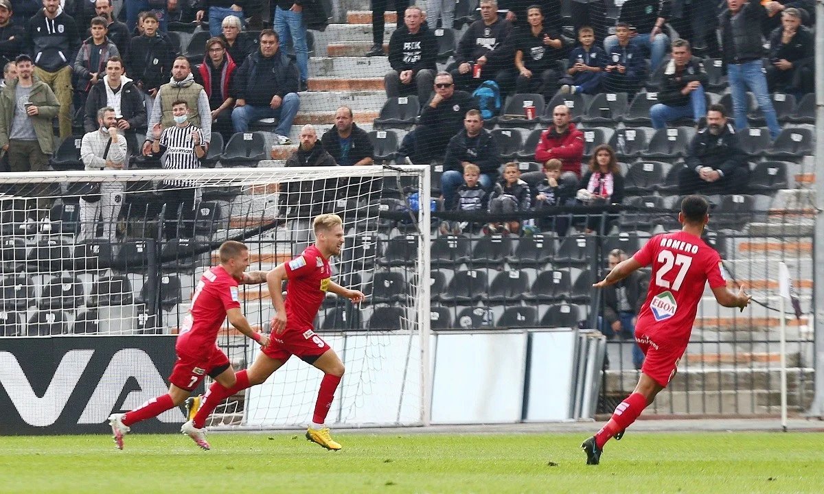 Ο Βόλος σκοράρει στην Του΄μπα και οι παίκτες του πανηγυρίζουν