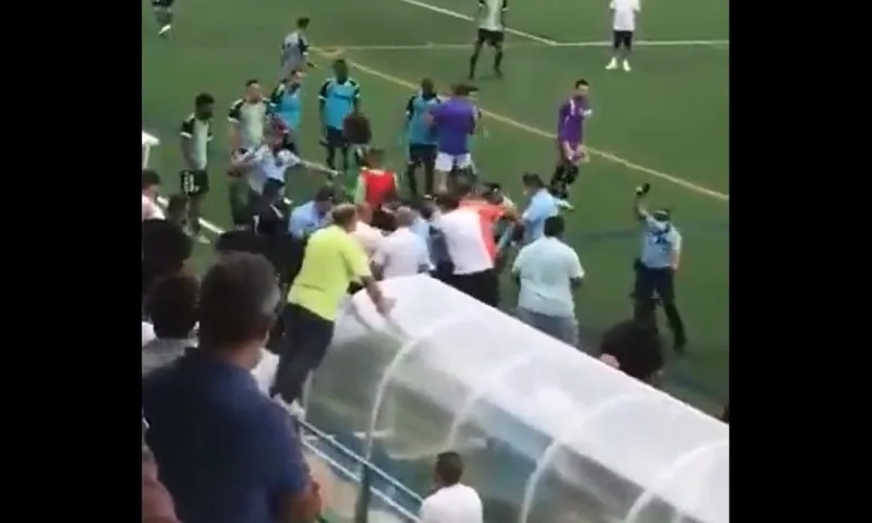 Πυροβολισμοί, μπουνιές και άγριο ξύλο σε αγώνα ποδοσφαίρου τοπικού πρωταθλήματος!