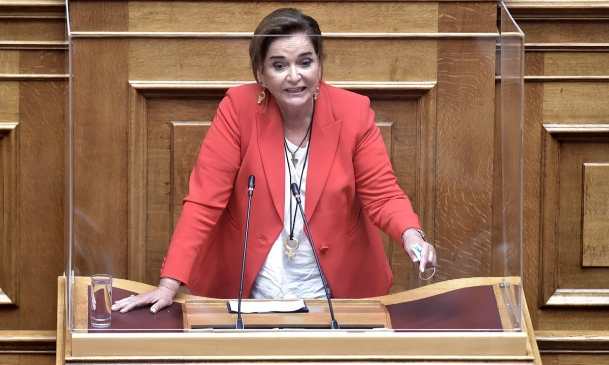 H Ντόρα Μπακογιάννη διαγνώστηκε με καρκίνο, το ότι η διάγνωση έγινε σε πολύ πρώιμο στάδιο βοηθάει στην καλύτερη αντιμετώπιση της αρρώστιας.