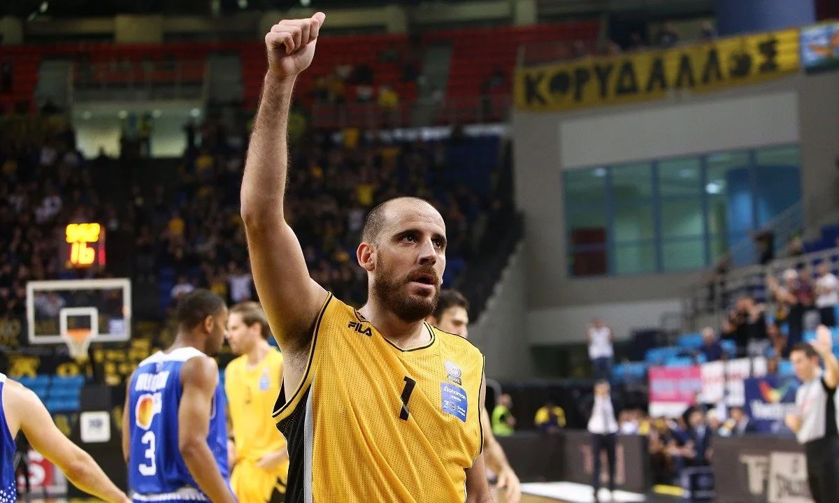 Νέος «πονοκέφαλος» στην ΑΕΚ! Η συμμετοχή του Κίνο Κόλομ στο αποψινό (19/10, 19:30) παιχνίδι με την Τρεβίζο είναι αμφίβολη, με τους «κιτρινόμαυρους» να μένουν ουσιαστικά με ένα παίκτη στον άσο! 