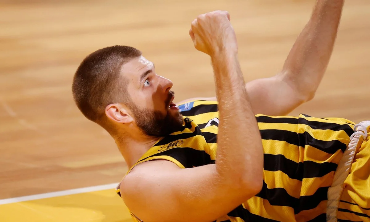 O Άρης όπως έγινε γνωστό προχώρησε στην βραχυπρόθεσμη επέκταση της συνεργασίας του, με τον Μάικλ Φίνκε.