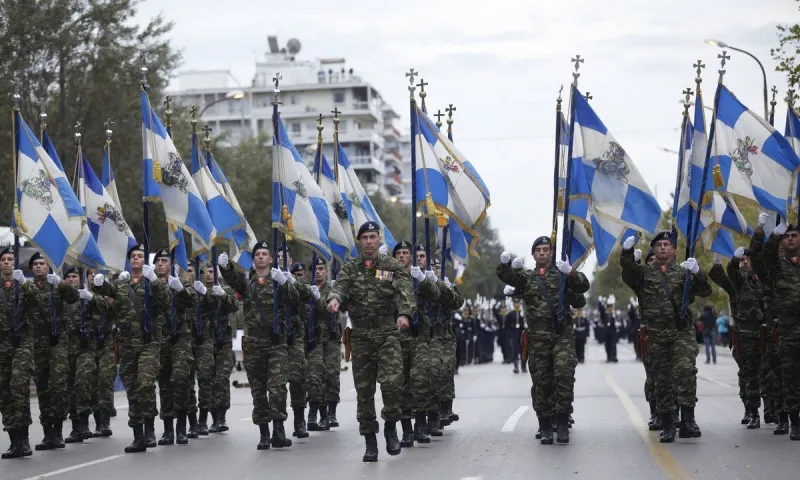 Μπάχαλο με την παρέλαση στη Θεσσαλονίκη - Κανονικά τελικά μαθητική και στρατιωτική