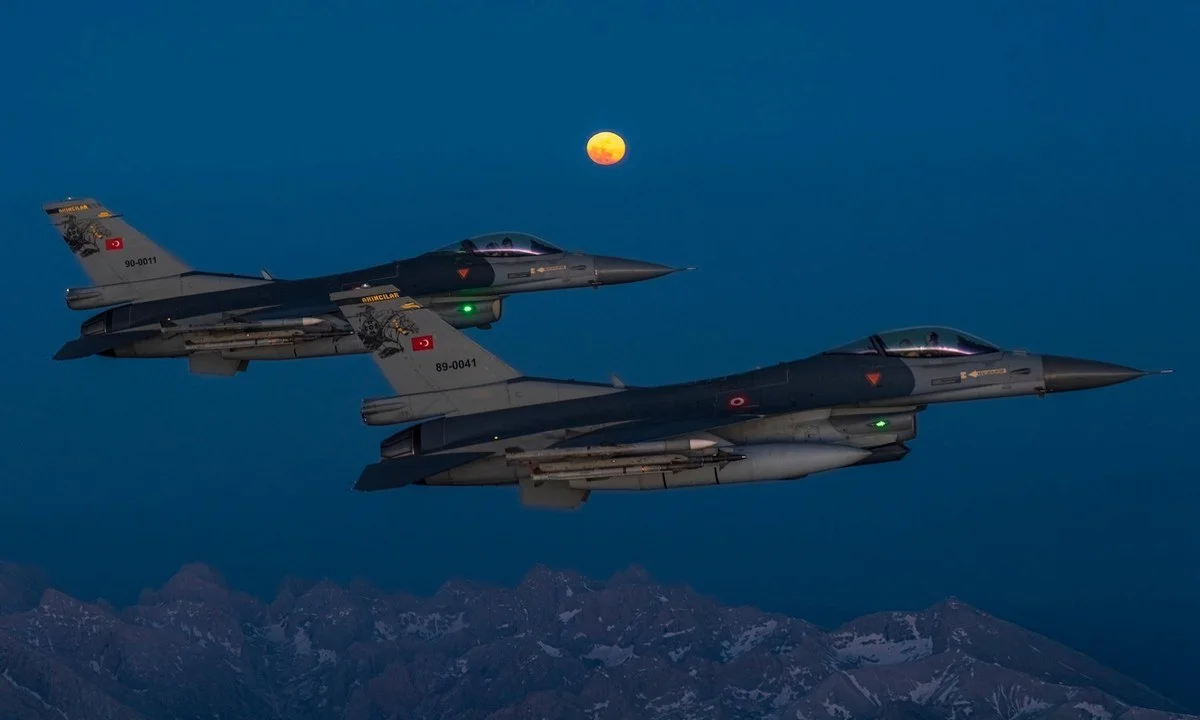 F16 από την Τουρκία εν δράσει, εντείνοντας το ενδιαφέρον στα Ελληνοτουρκικά