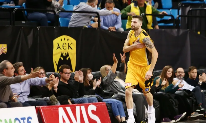 ΑΕΚ- Άρης 64-63: Ο Πετρόπουλος λύτρωσε την «Ένωση»