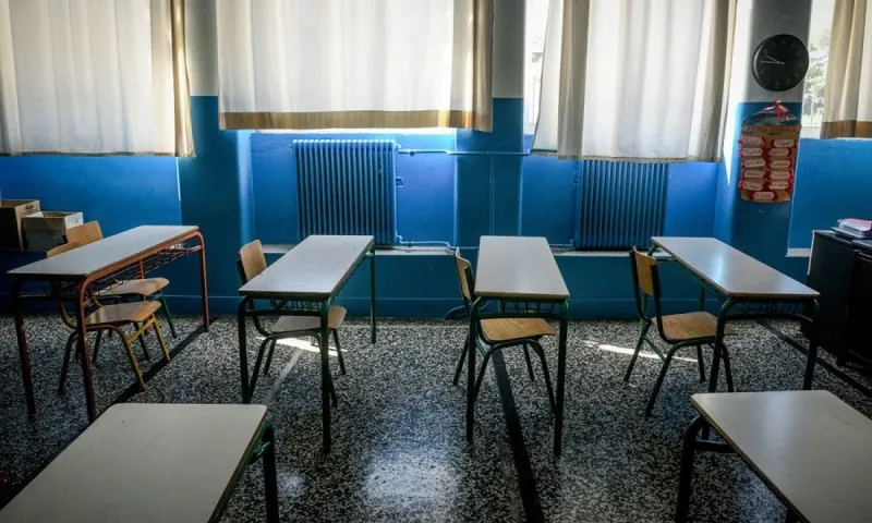 Καθηγητής είπε σε 11χρονη να βγάλει την μπλούζα της