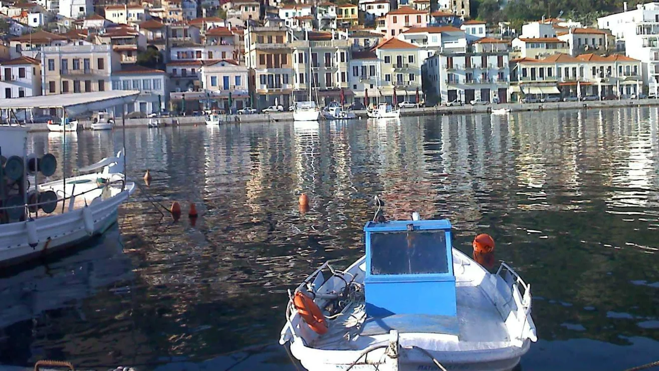 Στη Μάνη εκτιμούν ότι το σίριαλ «η Γη της Ελιάς» δεν τους αντιπροσωπεύει ούτε στο ελάχιστο και μάλιστα υπάρχουν πολλές αντιδράσεις για το συγκεκριμένο ζήτημα.