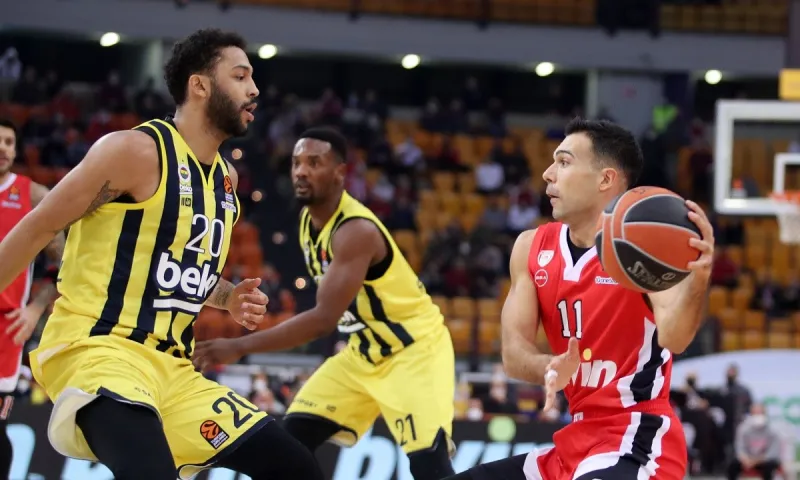 Ολυμπιακός- Φενερμπαχτσέ 67-65: Στο τέλος νικά ο Σλούκας