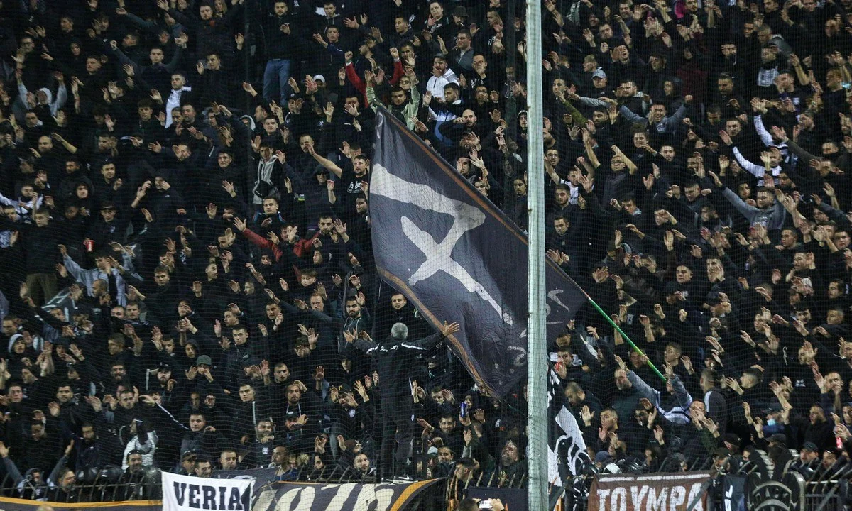ΠΑΟΚ: Επικό σύνθημα στην Τούμπα για τα εμβόλια - Στο στόχαστρο ο Μητσοτάκης!