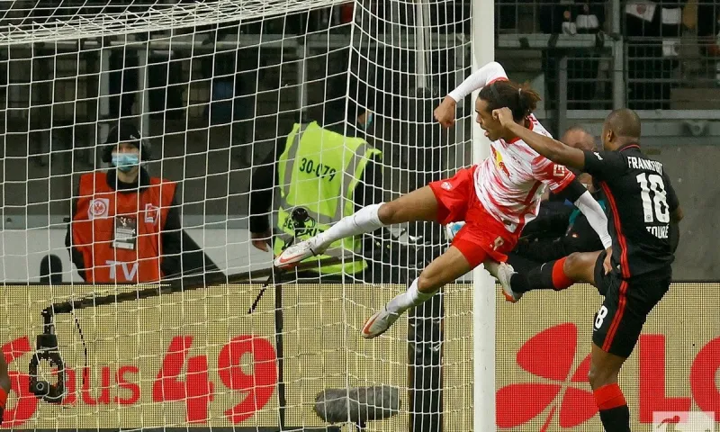 Άιντραχτ Φρανκφούρτης - Λειψία 1-1: Έσωσαν την παρτίδα οι «αετοί» ενόψει Ολυμπιακού