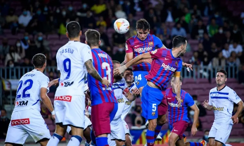 Μπαρτσελόνα - Αλαβές 1-1: Ο Κούμαν έφυγε, αλλά δεν φτάνει αυτό