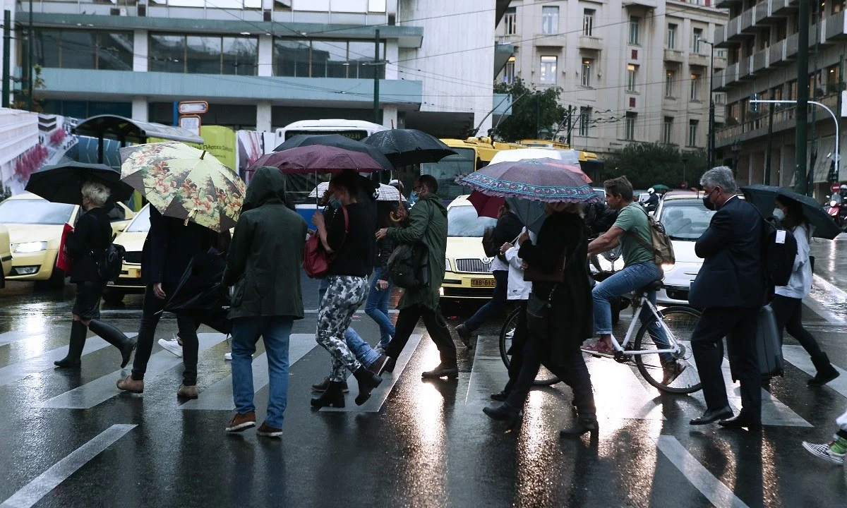 Στις ακτές της Λιβύης βρίσκεται ο μεσογειακός κυκλώνας «Νέαρχος». Αναλυτικά πώς κινείται.