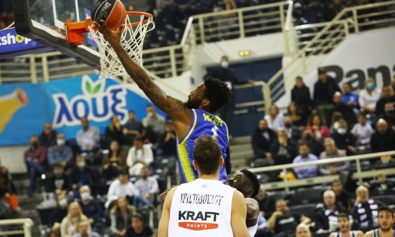 ΠΑΟΚ - Περιστέρι 86-87: Απόδραση με τρίποντο του ΜακΚρί