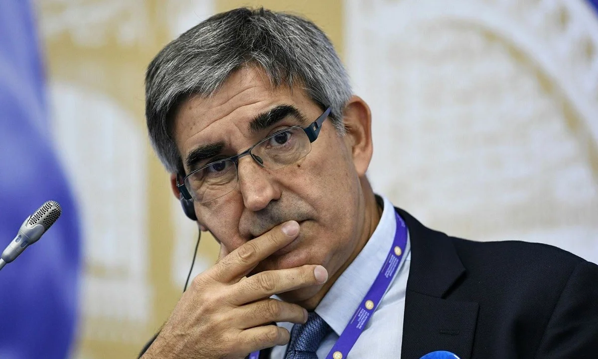Παρότι έπαιξε όλα του τα χαρτιά, παρότι έκανε λυσσαλέο αγώνα τις τελευταίες ημέρες, παρότι... γύρισε υπέρ του μια ομάδα, ο Τζόρντι Μπερτομέου αποχαιρετά