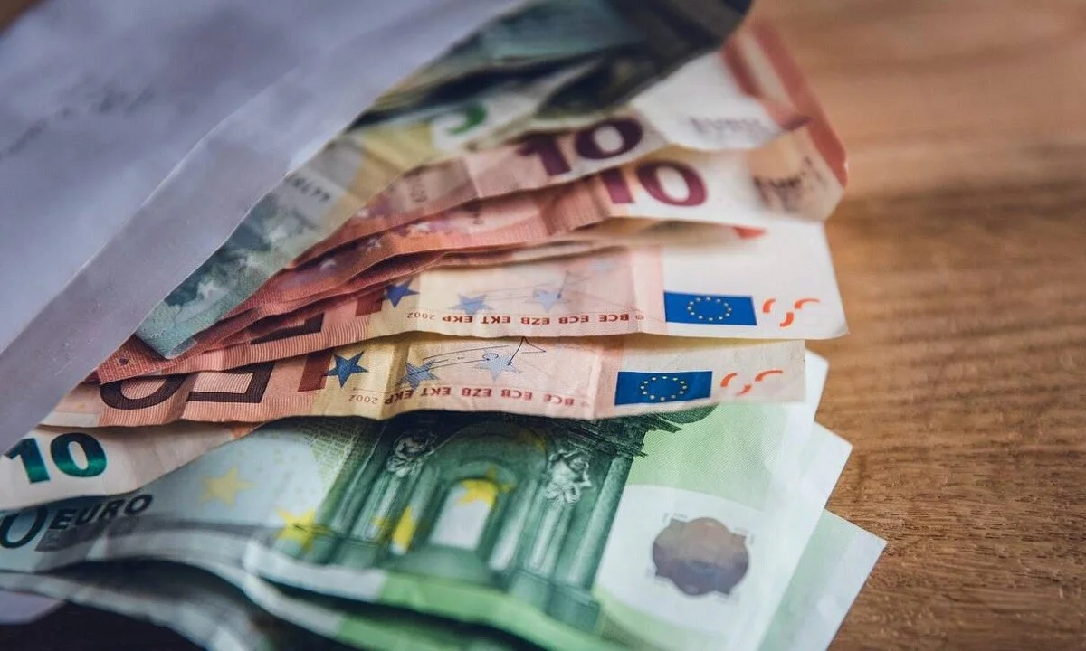 Ο αναπληρωτής υπουργός Εσωτερικών, Στέλιος Πέτσας μίλησε για την... αύξηση του κατώτατου μισθού που αναμένεται το επόμενο διάστημα.