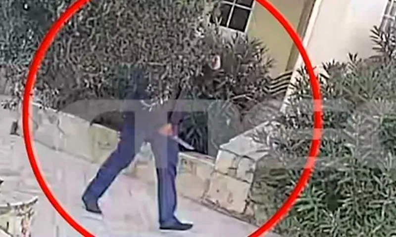 Γυναικοκτονία Κρήτη: Σοκαριστικό βίντεο - Η στιγμή που κυνηγάει τη Νεκταρία με το μαχαίρι!