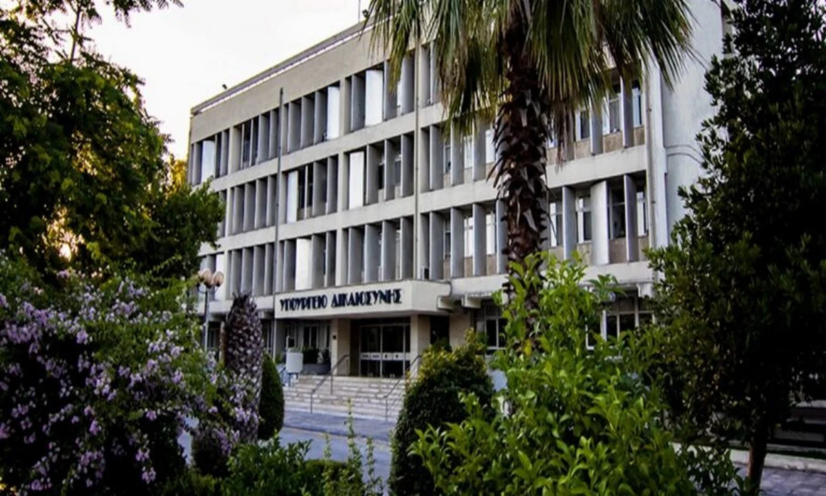 Εδραιώνουν την λογοκρισία μέσα από τη νομοθεσία για την διασπορά ψευδών ειδήσεων