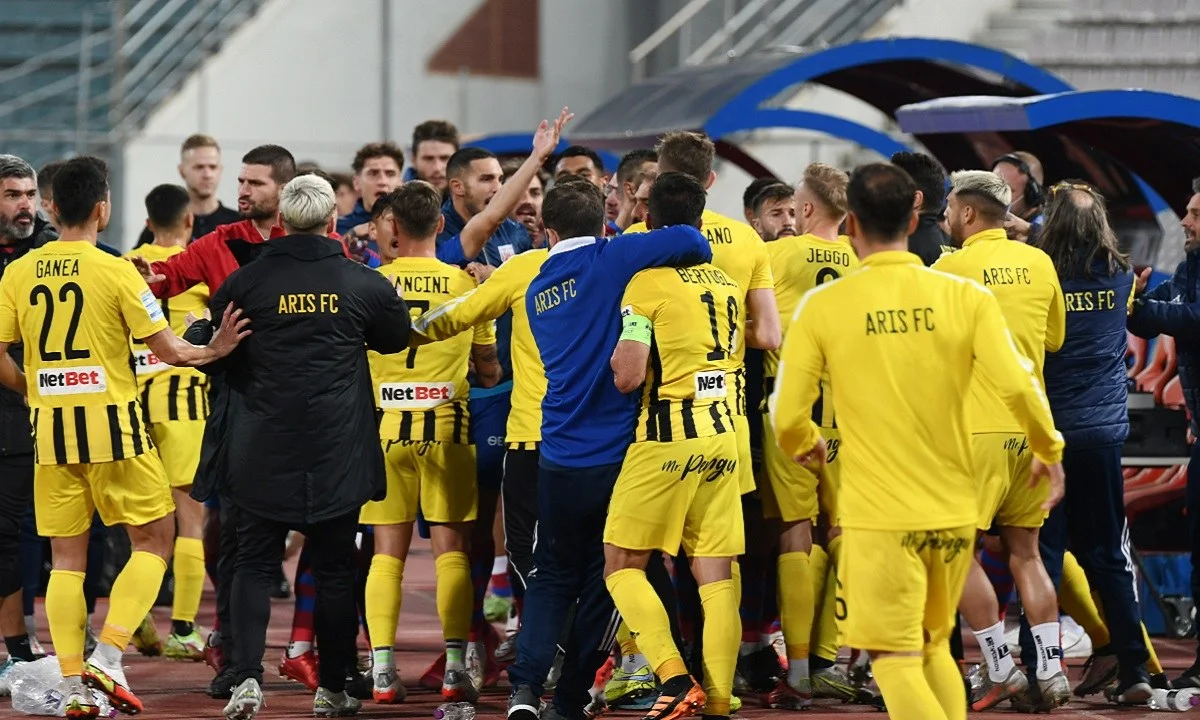 Super League: Βόλος - Άρης επεισόδια