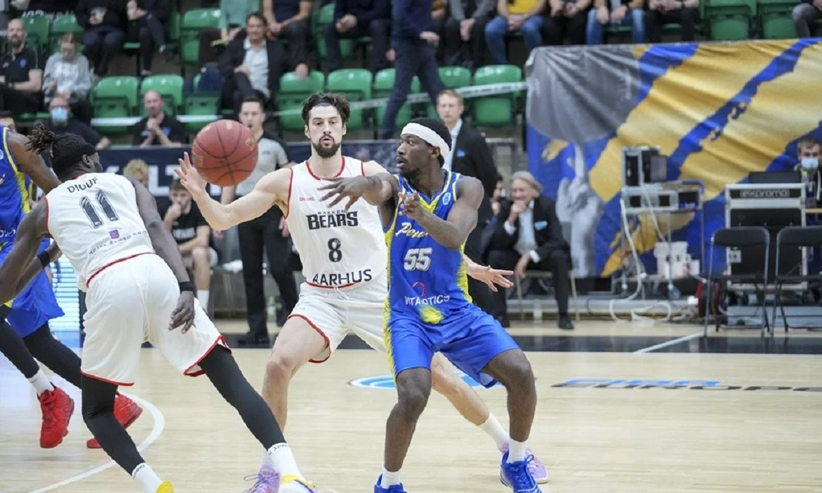 Μπάκεν Μπέαρς- Περιστέρι 83-75: Τα πάντα είναι... Δανικά!