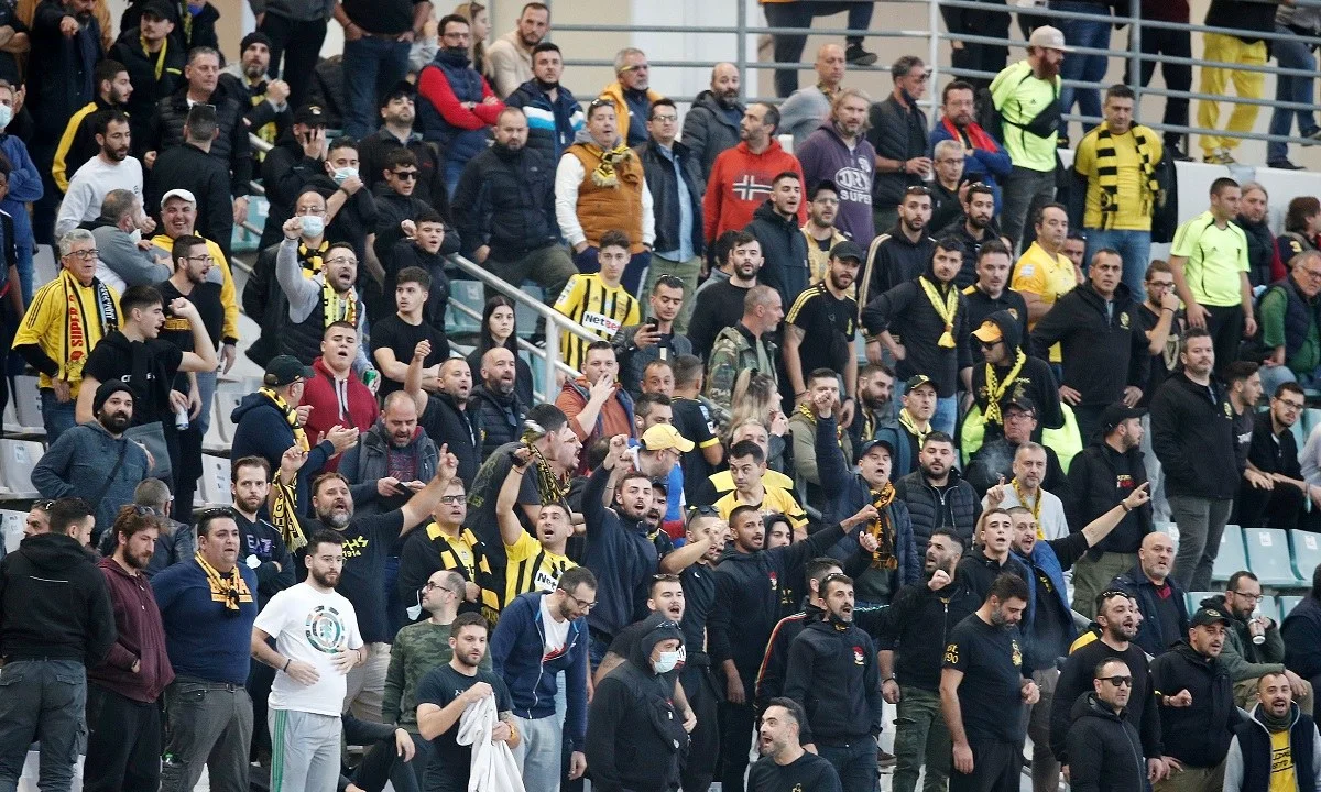 Με χρηματικό πρόστιμο τιμωρήθηκε η ΠΑΕ Άρης για τα γεγονότα στο Πανθεσσαλικό. 51.000 ευρώ θα πληρώσουν οι Θεσσαλονικείς, 21.000 ευρώ η ΠΑΕ Βόλος!