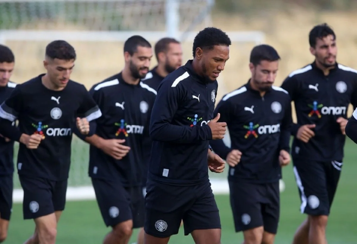 Eρχονται αλλαγές στο ρόστερ του ΟΦΗ. Εκτός από τον Κοροβέση και ο Ουές δύσκολα θα συνεχίσει. Μένουν ελεύθεροι Βάτερμαν, Γιαννούλης και τα «θέλω» του Λάμπρου αν δεν προκύψει κάτι από το εξωτερικό.