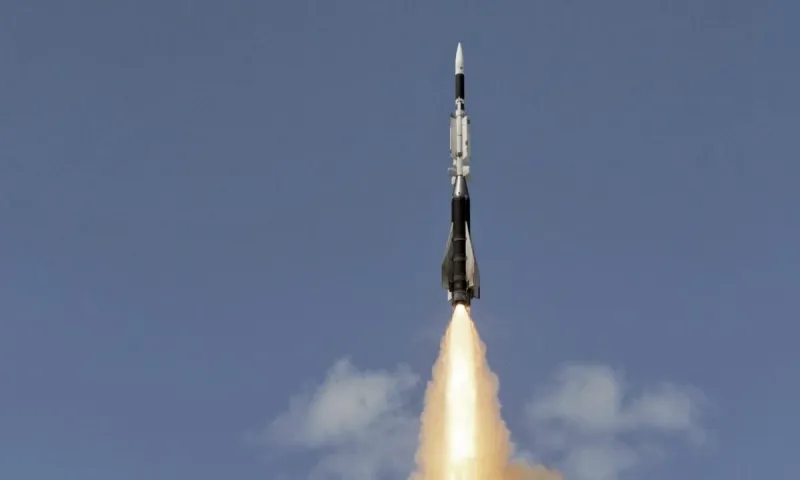 Φρεγάτες: Τρέχει να προλάβει η MBDA τους Aster στις ελληνικές Belharra