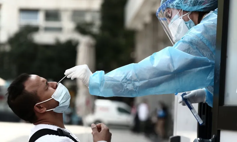 Κορονοϊός κρούσματα: 6682 νέες μολύνσεις - 87 νέοι θάνατοι