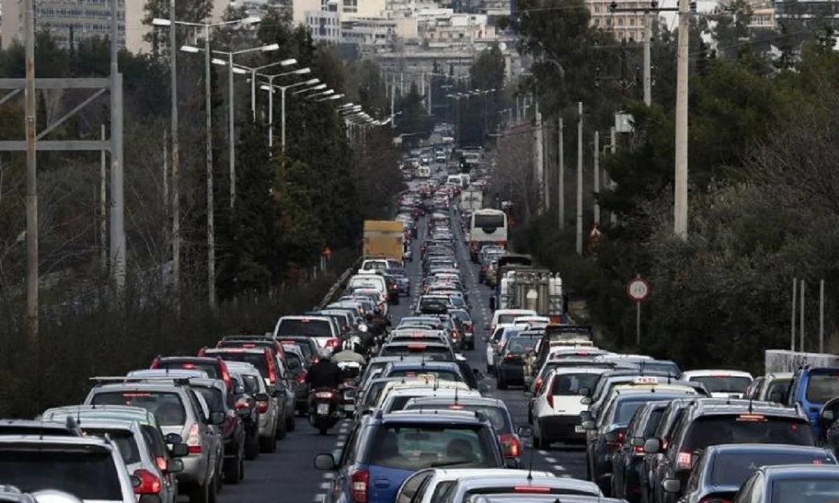 Κυκλοφοριακό πρόβλημα Εθνική οδός, Κατεχάκη, Ποσειδώνος και Αλίμου έχουν μπλοκάρει