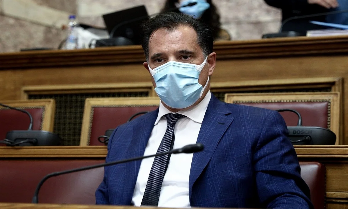 Ο Άδωνις Γεωργιάδης που μόλις πριν έναν μήνα έλεγε στους πολίτες να «μη σώσουν να εμβολιαστούν», σήμερα παρουσίασε σποτάκι του υπουργείου του υπέρ του εμβολιασμού!