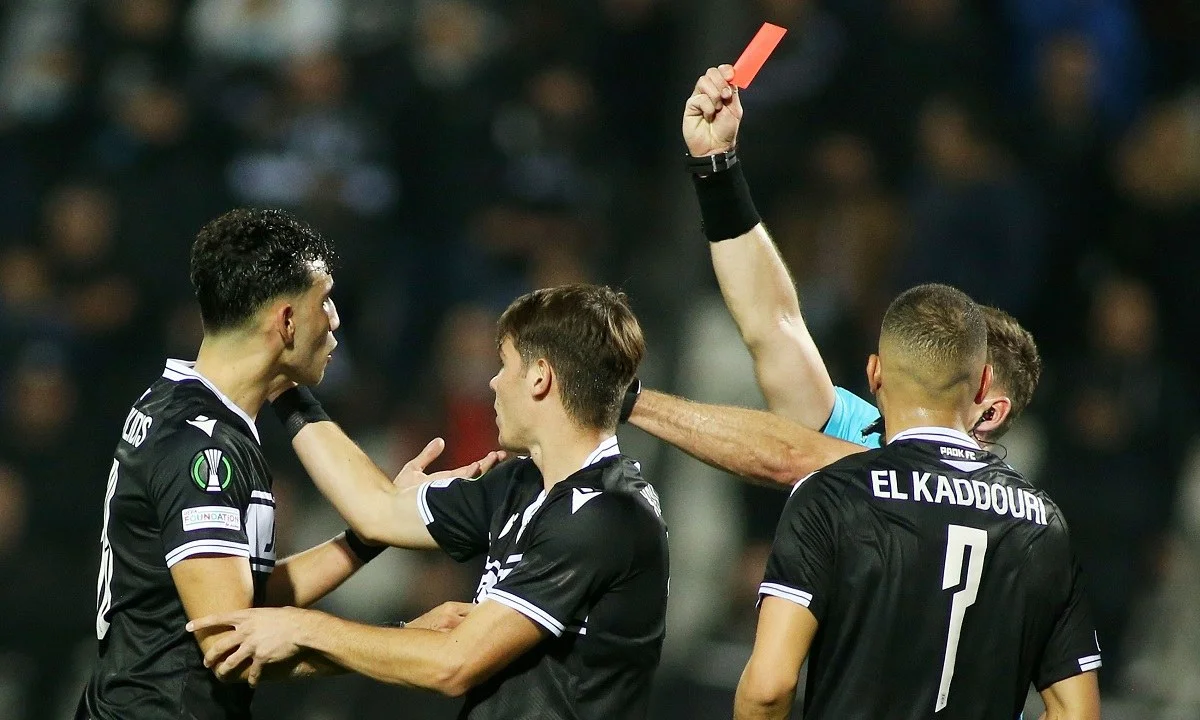 Μιχαηλίδης: Η UEFA έκανε γνωστό ότι τιμωρεί τον Έλληνα αμυντικό με τρεις αγωνιστικές για την αποβολή του στο ΠΑΟΚ-Κοπεγχάγη.