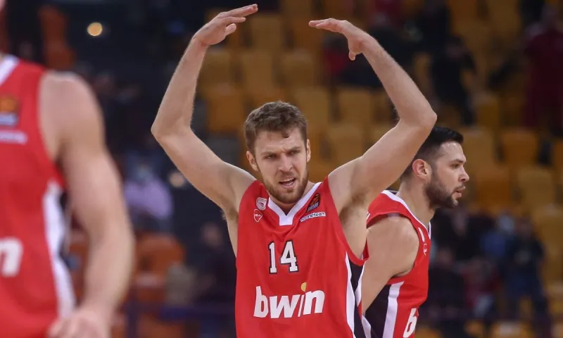 Ολυμπιακός- Μακάμπι 90-73: Διαστημικός