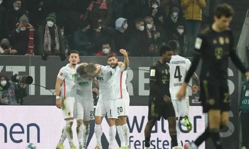Άουγκσμπουργκ - Μπάγερν 2-1: Ιστορική νίκη για τους «μικρούς» της Βαυαρίας - Δείτε τη βαθμολογία