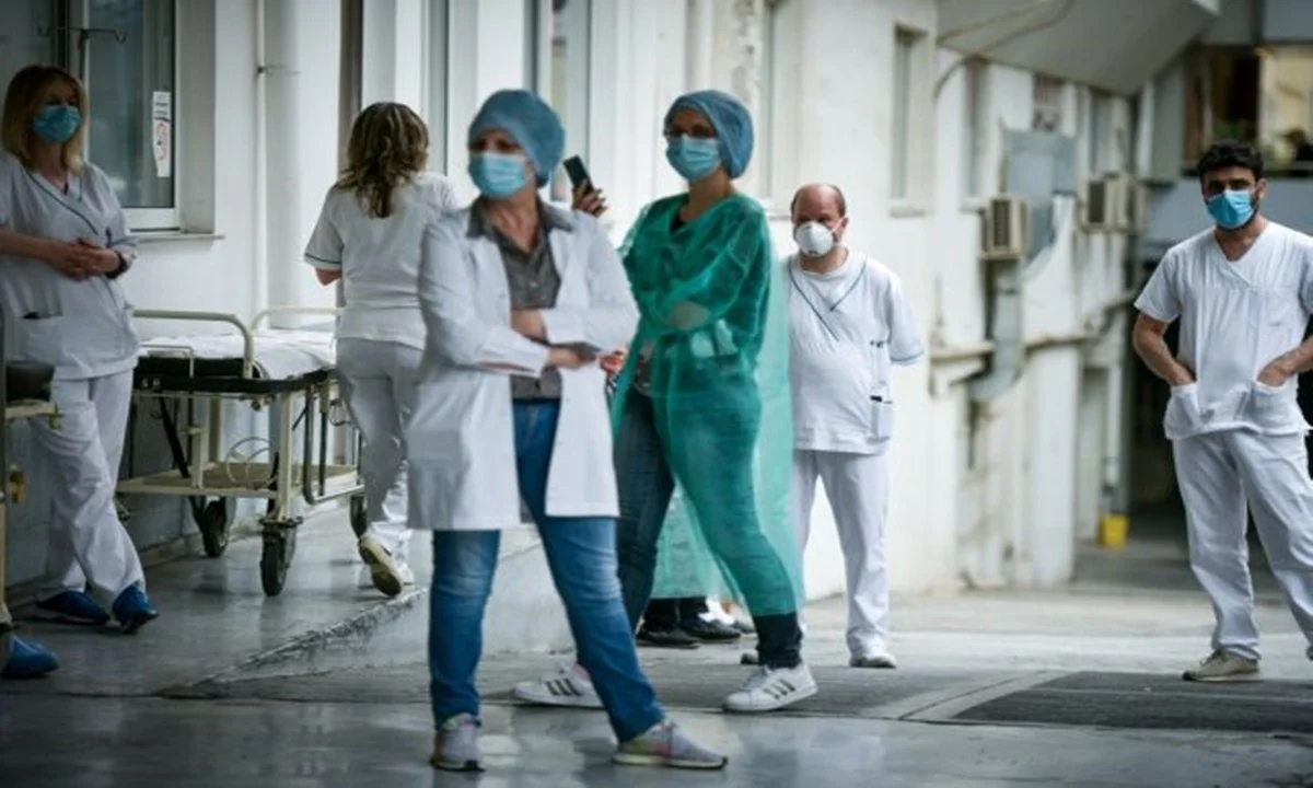 Η ΠΟΕΔΗΝ χαρακτήρισε «ψίχουλα» το έκτακτο βοήθημα που ανακοίνωσε ο πρωθυπουργός στους ενεργούς υγειονομικούς. Ενώ δεν πήραν ούτε ευρώ όσοι βρίσκονται σε αναστολή.