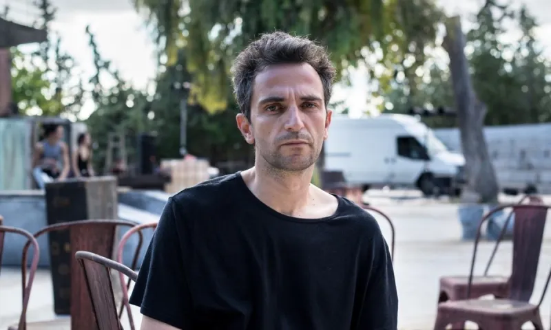 Άρης Σερβετάλης: Η πρώτη αντίδραση μετά την αποχώρηση από την παράσταση «Ρινόκερος»