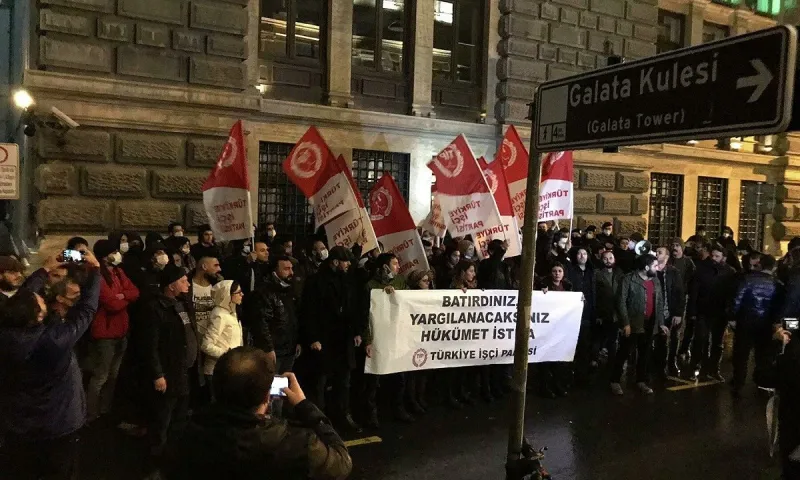 Τουρκία: Κρίσιμες ώρες για Ερντογάν - Στους δρόμους οι Τούρκοι που δεν έχουν για τα βασικά