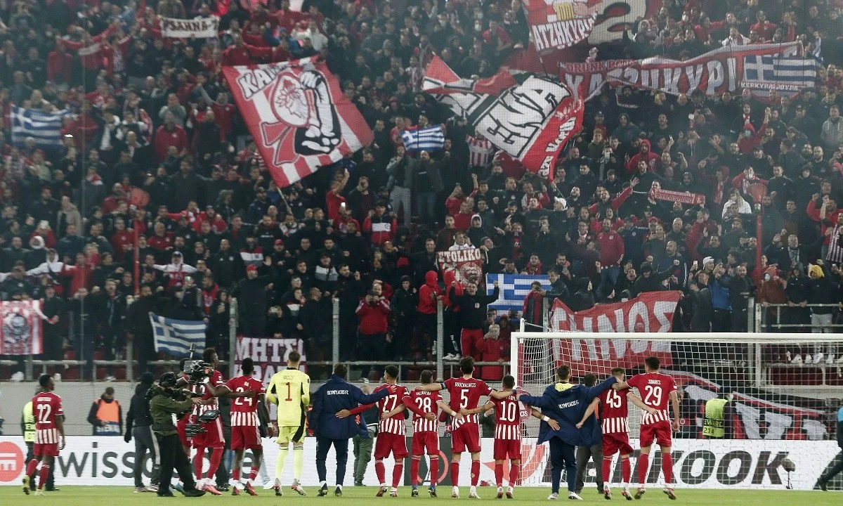 Ο Ολυμπιακός πήρε τη νίκη που ήθελε κόντρα στην Φενέρμπαχτσε με το γκολ του Τικίνιο στο φινάλε, βάζοντας φωτιά στο Καραϊσκάκη.