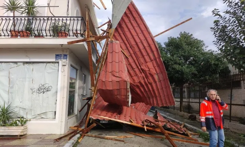 Στο έλεος της κακοκαιρίας και πάλι σχολείο: Ξηλώθηκε η οροφή γυμναστηρίου στη Ζάκυνθο!
