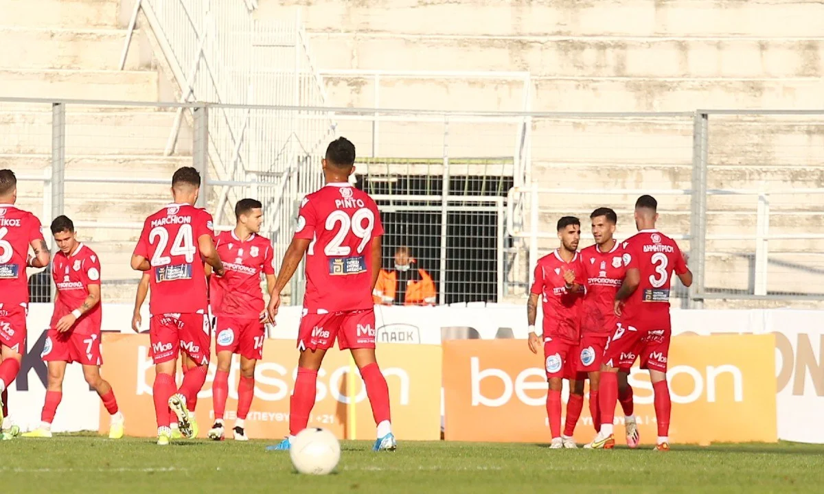 Super League 2 – 1oς όμιλος: Πρώτη νίκη ο Πανσερραϊκός, 1-0 τον Απόλλωνα Λάρισας με... ασίστ του τερματοφύλακα των Θεσσαλών.