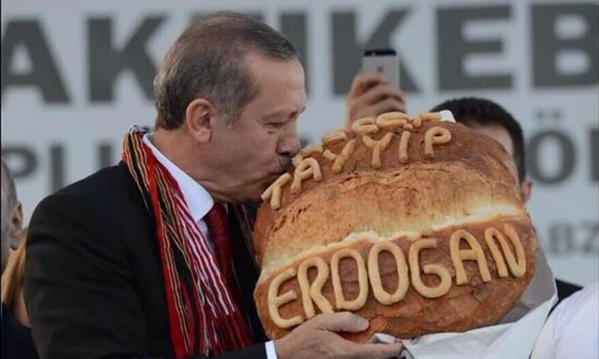 Δραματική η κατάσταση στην Τουρκία με πολίτες να λένε ότι κοντεύουν να καταντήσουν ζητιάνοι από την πολιτική του Ρετζέπ Ταγίπ Ερντογάν.