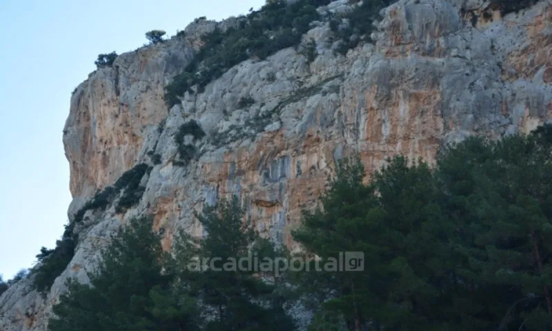Λεωνίδιο: Τραγωδία - Bράχος σκότωσε ορειβάτη!