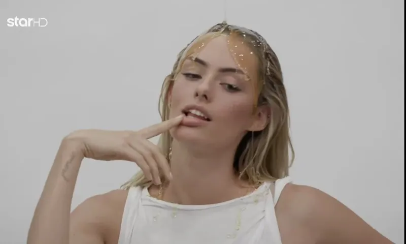 GNTM 4: Η σέξι φωτογράφιση της Όλγας με το μέλι! (vid)