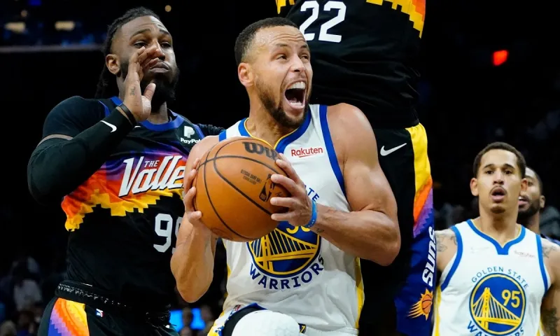 NBA Βαθμολογία – Αποτελέσματα: «Λύγισαν» τους Γουόριορς οι Σανς, εύκολο βράδυ για τους Λέικερς!