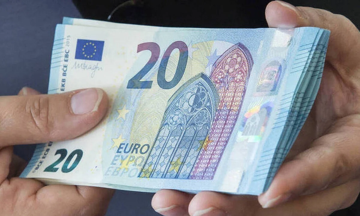 Το Υπουργείο Υγείας με τροπολογία που κατατέθηκε στο σχέδιο νόμου, κάποιοι συνταξιούχοι θα εισπράξουν το κοινωνικό μέρισμα των 250 ευρώ.