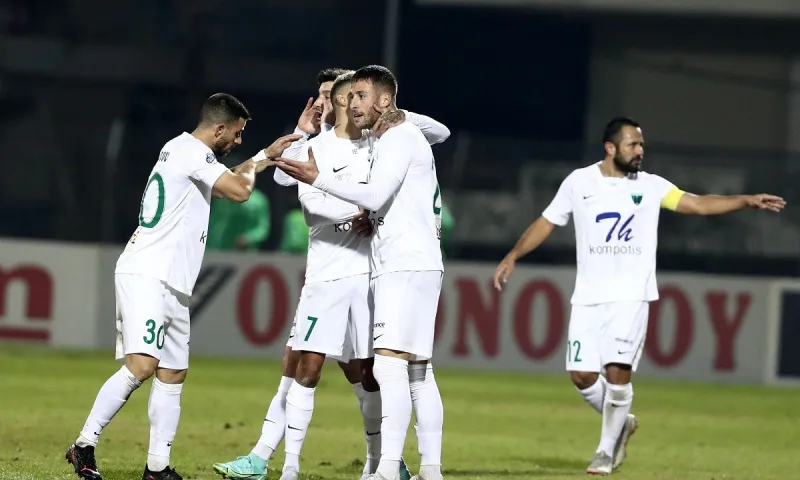 Λεβαδειακός – Ολυμπιακός 3-2: Μάθημα και πάθημα στη Λιβαδειά! (vids)