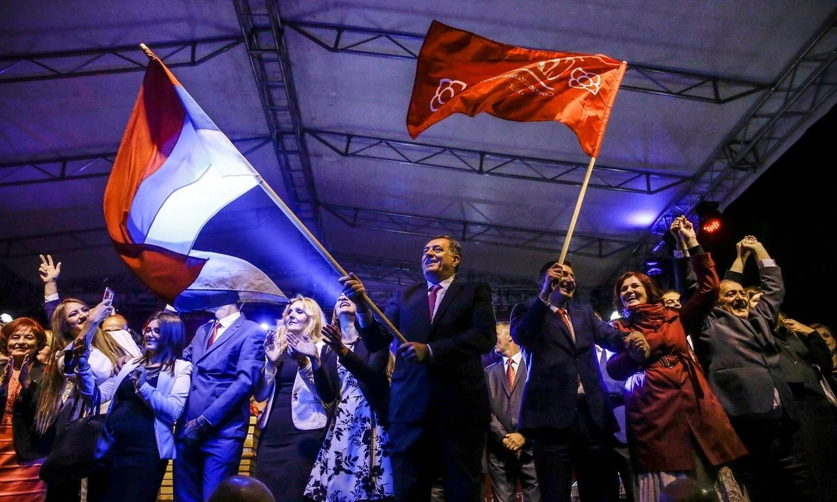 Ο Μίλοραντ Ντόντικ, εξέχουσα μορφή για την κατάσταση στη Βοσνία, σε παλιότερη φωτογραφία