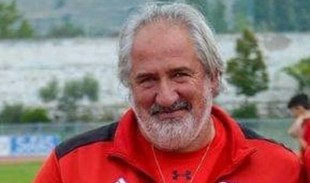 Μία ακόμη μεγάλη απώλεια μετράει η οικογένεια του στίβου, αφού έφυγε από τη ζωή, ο προπονητής και εκπαιδευτικός Γιάννης Φράγγογλου.